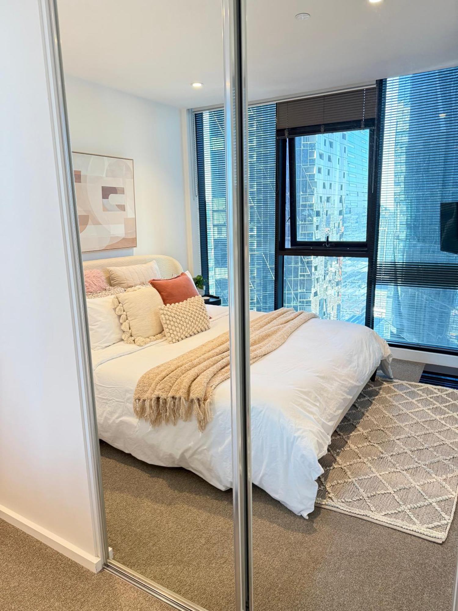 Lonsdale St Luxury Cbd Family Apartment With Free Parking Melbourne Exterior photo
